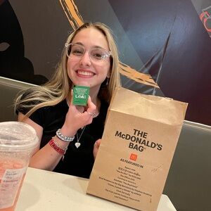 Meet your Posher, Olivia